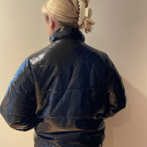 Shiny patent bomber jacket - Picture 3 of 3